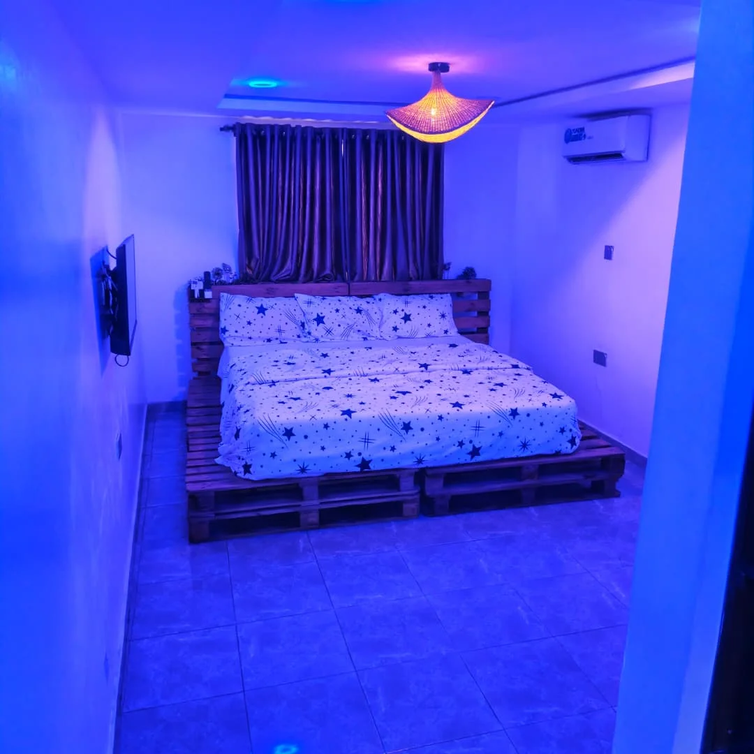 Inside the 3 bedroom apartment, photo 5